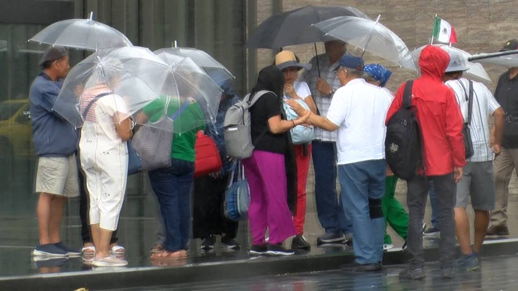 İstanbul’a sadece 5 dakika yetti! Meteoroloji uyarı üstüne uyarı yapmıştı 3